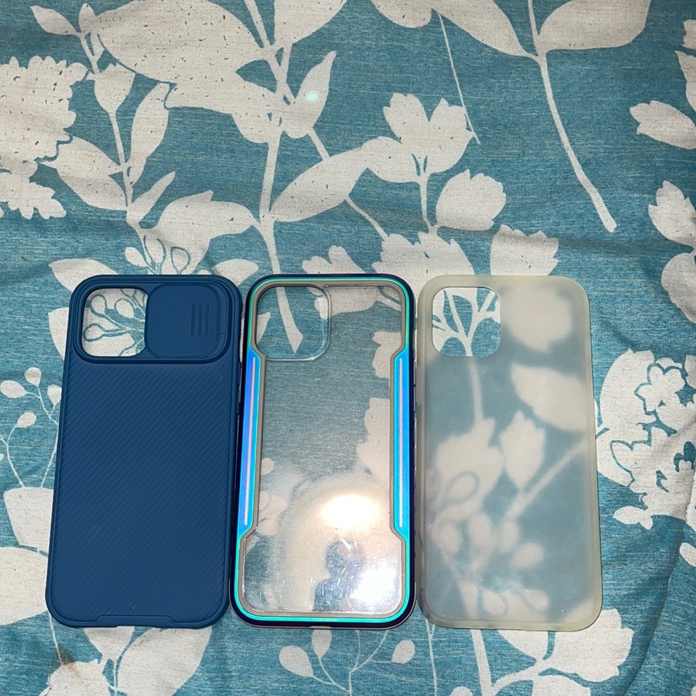 💙🤍💚IPHONE 12PROMAX CASES. rarely used